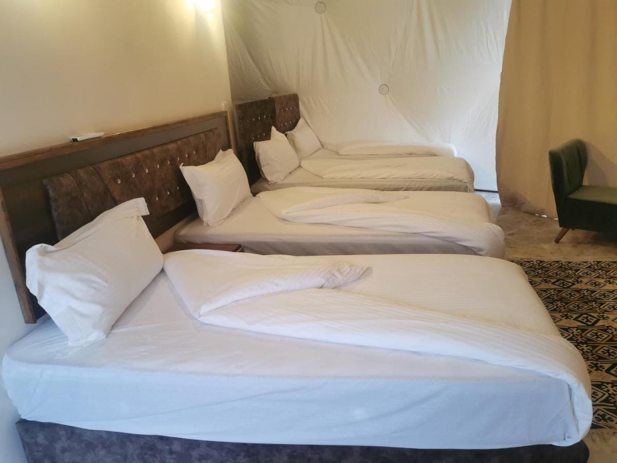 Rum Titanic Camp Wadi Rum Exterior foto